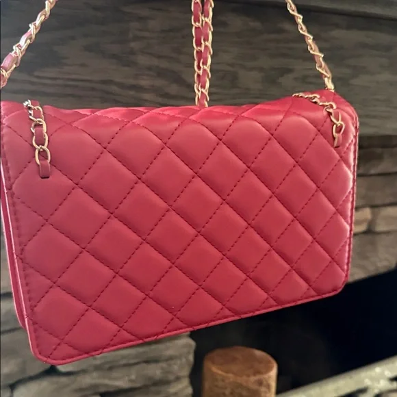 BADGLEY MISCHKA Red Quilted Chain Shoulder Bag - Picture 6 of 11